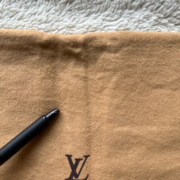 Louis Vuitton Dust Bags Bundle. - Picture 6 of 6